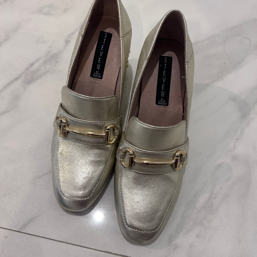 Steven by Steve Madden Gold Loafer Heels Studded Block Heel Women’s Shoes 7.5